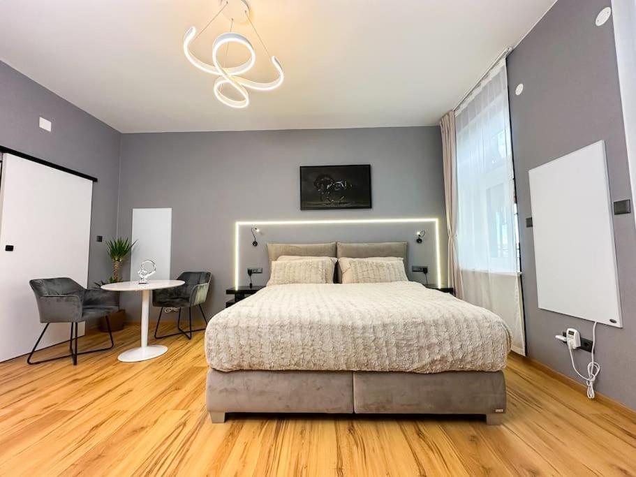 Direkt Bei Schoenbrunn! Apartment Wien